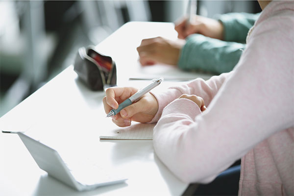 Ngân hàng cần lập biên bản ghi nhận việc phong tỏa để đảm bảo tuân thủ quy định phong tỏa tài khoản