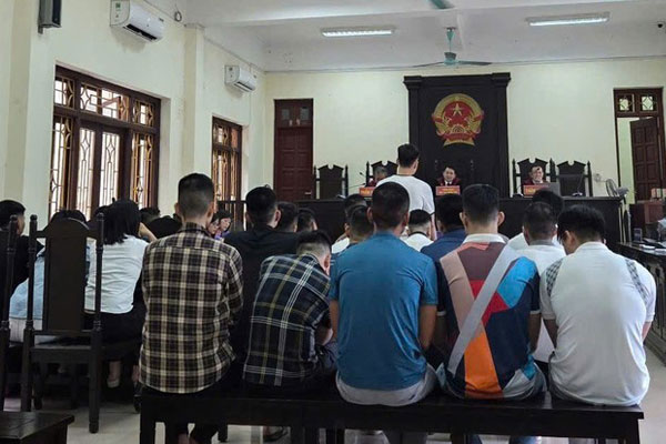 Nhóm cựu thí sinh lĩnh án tù vì làm lộ đề thi THPT quốc gia