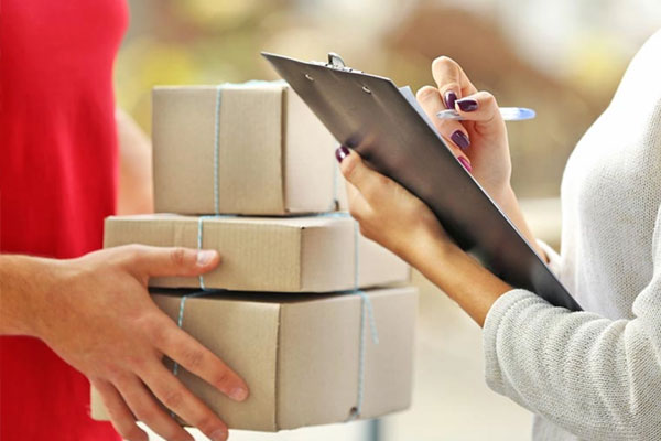 Bên mua có quyền yêu cầu bên bán khắc phục rủi ro nếu có