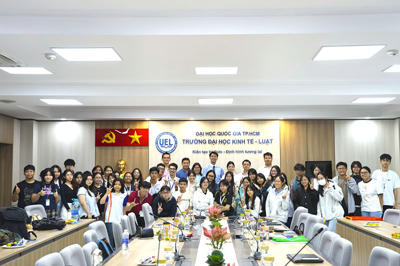 Seminar “Xây dựng và bảo vệ thương hiệu trước hành vi vu khống trên không gian mạng” tại Trường Đại học Kinh tế - Luật