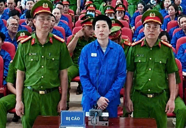 Ca sĩ Chi Dân tại điểm cầu Trại tạm giam Chí Hòa (T30)