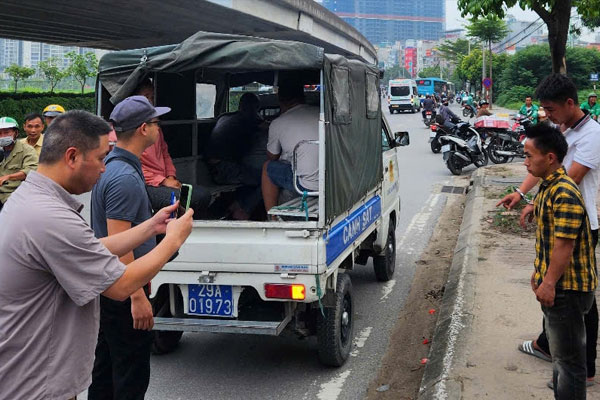 Tài xế taxi thu 4,2 triệu đồng/cuốc ở Hà Nội có thể đối mặt với tội cưỡng đoạt tài sản?
