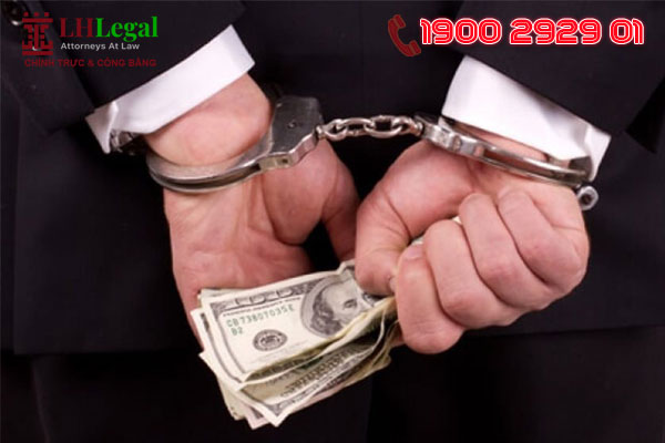 Tội tham ô tài sản có thể bị truy cứu trách nhiệm hình sự cao nhất là phạt tù 20 năm, tù chung thân hoặc tử hình