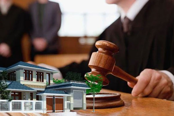 Xử lý thế chấp QSDĐ được thực hiện qua phương thức bán đấu giá tài sản thế chấp
