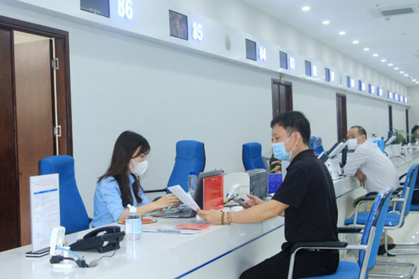 Công ty phải tiến hành đăng ký chuyển đổi với cơ quan đăng ký kinh doanh