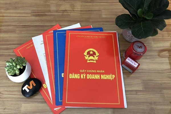 Phòng Đăng ký kinh doanh sẽ trao giấy biên nhận và cấp chứng nhận ĐKDN cho doanh nghiệp