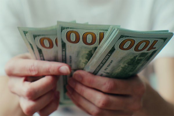 Nếu đã chủ động nộp lại  ít nhất ba phần tư tài sản tham ô, Người phạm tội Tham ô tài sản không bị án tử hình