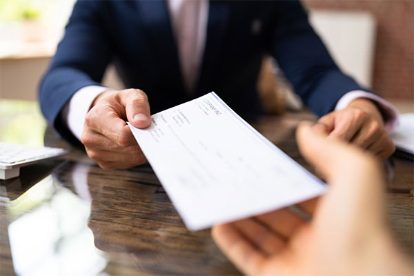 Công ty H yêu cầu công ty M phải bồi thường các khoản thiệt hại