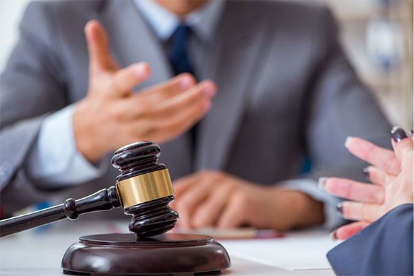 Nếu không giải quyết được qua thỏa thuận, thương lượng thì ngân hàng có thể khởi kiện ra Tòa