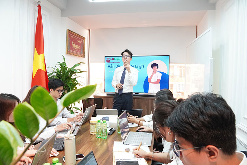 Training nội bộ LHLegal: Nâng cao kỹ năng xác định vấn đề pháp lý cho đội ngũ Luật sư và cộng sự