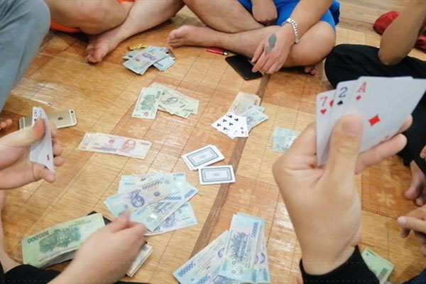 Người phạm tội đánh bạc có thể bị phạt tù từ 3-7 năm