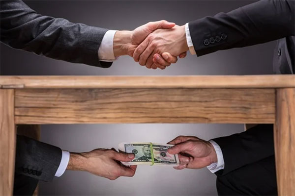 Nghiêm cấm việc thực hiện các hành vi liên quan đến hóa đơn, chứng từ để được khấu trừ thuế, hoàn thuế