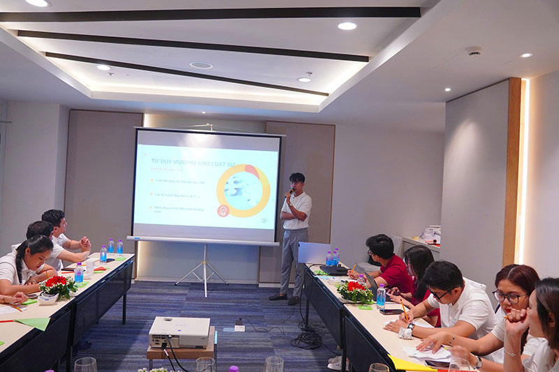 Ứng dụng Định luật Murphy trong hành nghề luật sư – Buổi training nội bộ LHLegal tại Nha Trang