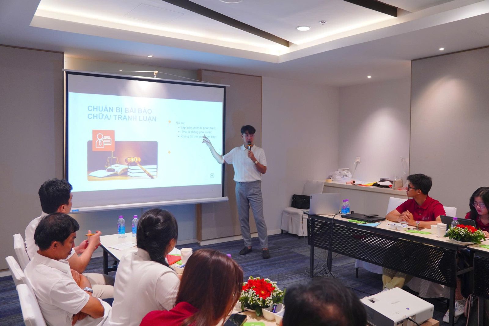 Ứng dụng Định luật Murphy trong hành nghề luật sư – Buổi training nội bộ LHLegal tại Nha Trang