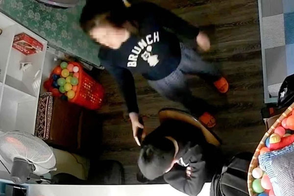 Vụ bé trai 13 tuổi nghi bị mẹ kế bạo hành ở Hà Nội: Hành vi có thể bị xử lý hành chính hoặc truy cứu trách nhiệm hình sự