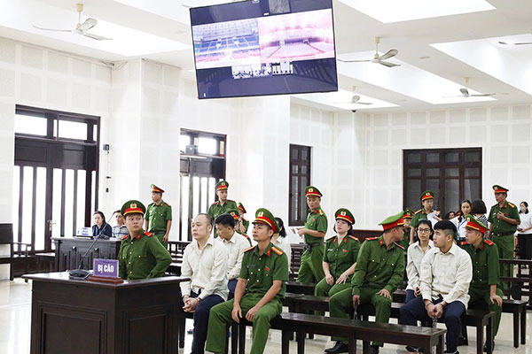 Các bị cáo tại phiên tòa