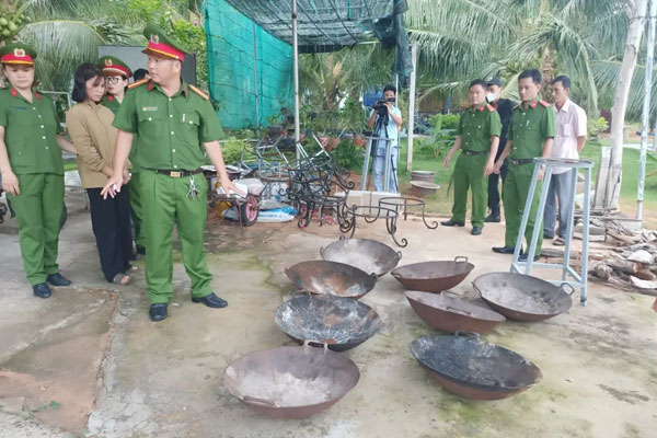  Cơ quan CSĐT thu giữ nhiều đồ vật liên quan đến tà đạo "Thiên triều Nam Quốc"