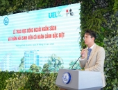 Luật sư Hòa tham dự chương trình “Chia sẻ là hạnh phúc” trao học bổng cho sinh viên UEL trước Tết Nguyên Đán