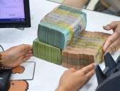 Ngân hàng có thể bị phạt đến 500 triệu đồng nếu ép khách hàng mua bảo hiểm không bắt buộc