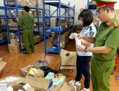 Phát hiện, thu giữ hơn 7.600 sản phẩm giả mạo, nhập lậu tại Hà Nội và Hà Giang