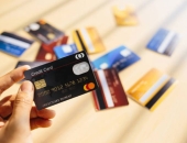 Từ ngày 5/1, ngân hàng bắt buộc gặp mặt trực tiếp khách hàng khi phát hành thẻ tín dụng