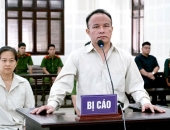 Từ vụ cựu cán bộ chiếm đoạt 5 lô đất: Có nên nhờ người khác đứng tên sổ đỏ?