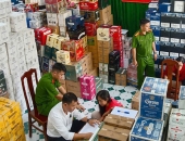 Vụ hơn 10.000 chai rượu dán tem giả ở Nha Trang: 10 bị cáo sắp hầu tòa
